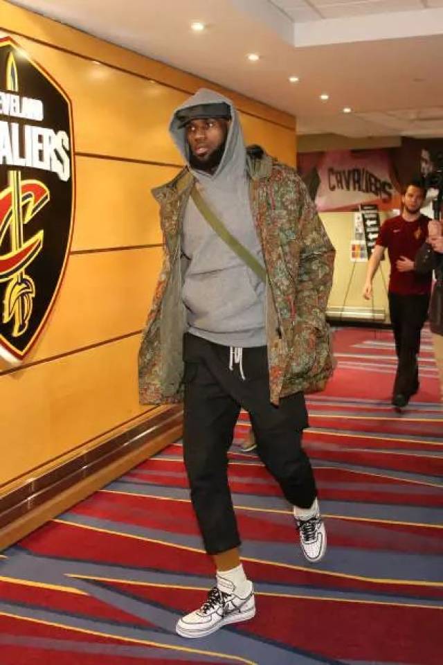 葡萄牙体育3-0布鲁日，路易斯-苏亚雷斯传射，特林康建功（路易斯-苏亚雷斯传射立功，特林康破门，葡萄牙体育3-0完胜布鲁日）