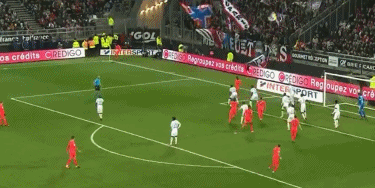 文章总结：曼城主场强势，桑德兰升班马表现稳定，曼城实力占优，但比赛难度大。