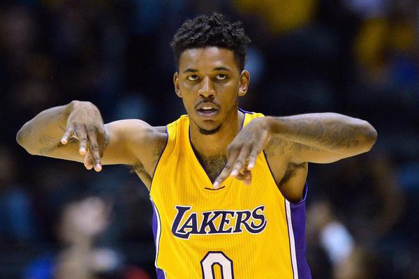 马丁内斯：C罗没有暴力行为，他只是想摆脱防守他的人（马丁内斯：C罗无暴力动作，只为甩开贴身防守）