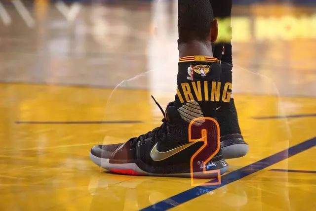 瓦拉内专访谈心理问题：展现脆弱的一面并不是软弱的表现（瓦拉内专访：谈心理挑战，坦露脆弱并非软弱）