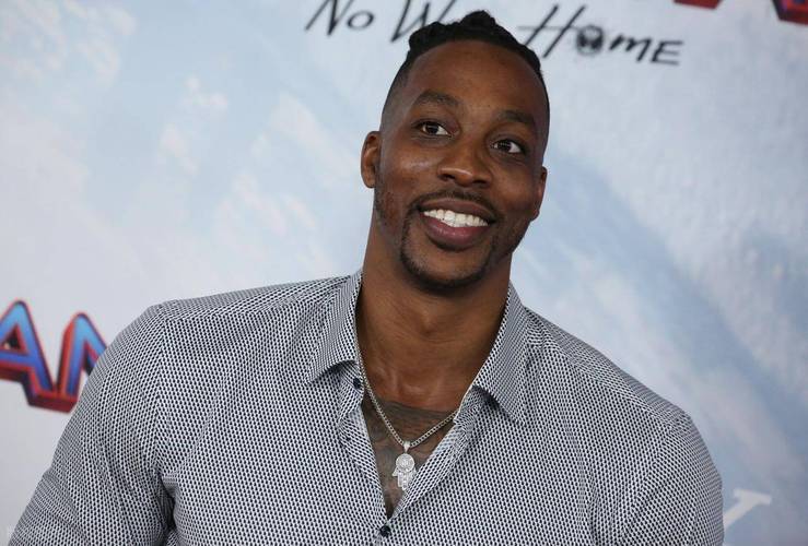 恩里克：法甲和其它联赛一样竞争激烈，球员状态起伏很正常（恩里克：法甲与其他联赛同样激烈，球员状态波动属常态）