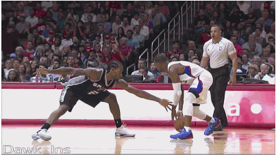 曼联第一季度总营收为1.403亿英镑，较去年同期有所下降（曼联第一季度营收1.403亿英镑，同比下降）