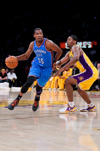 骑士vs奇才前瞻：米切尔PK麦科勒姆，谁能率队止住颓势？（骑士战奇才前瞻：米切尔对飙麦科勒姆，谁能率队止颓？）