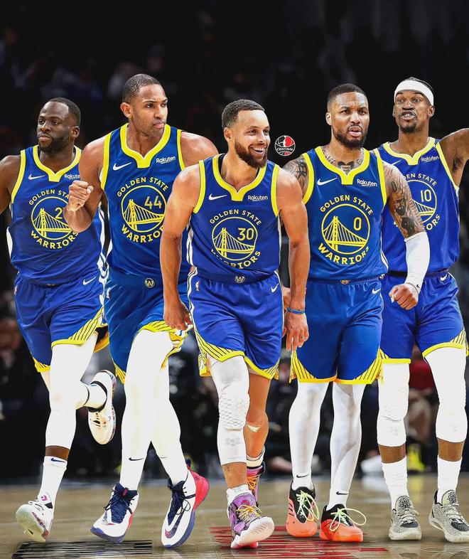 布莱顿发布三笘薰手持二战时日本侵略者照片的图片，如今已删除道歉但限制评论（布莱顿曾发三笘薰手持二战日军照片：已删文致歉并限制评论）