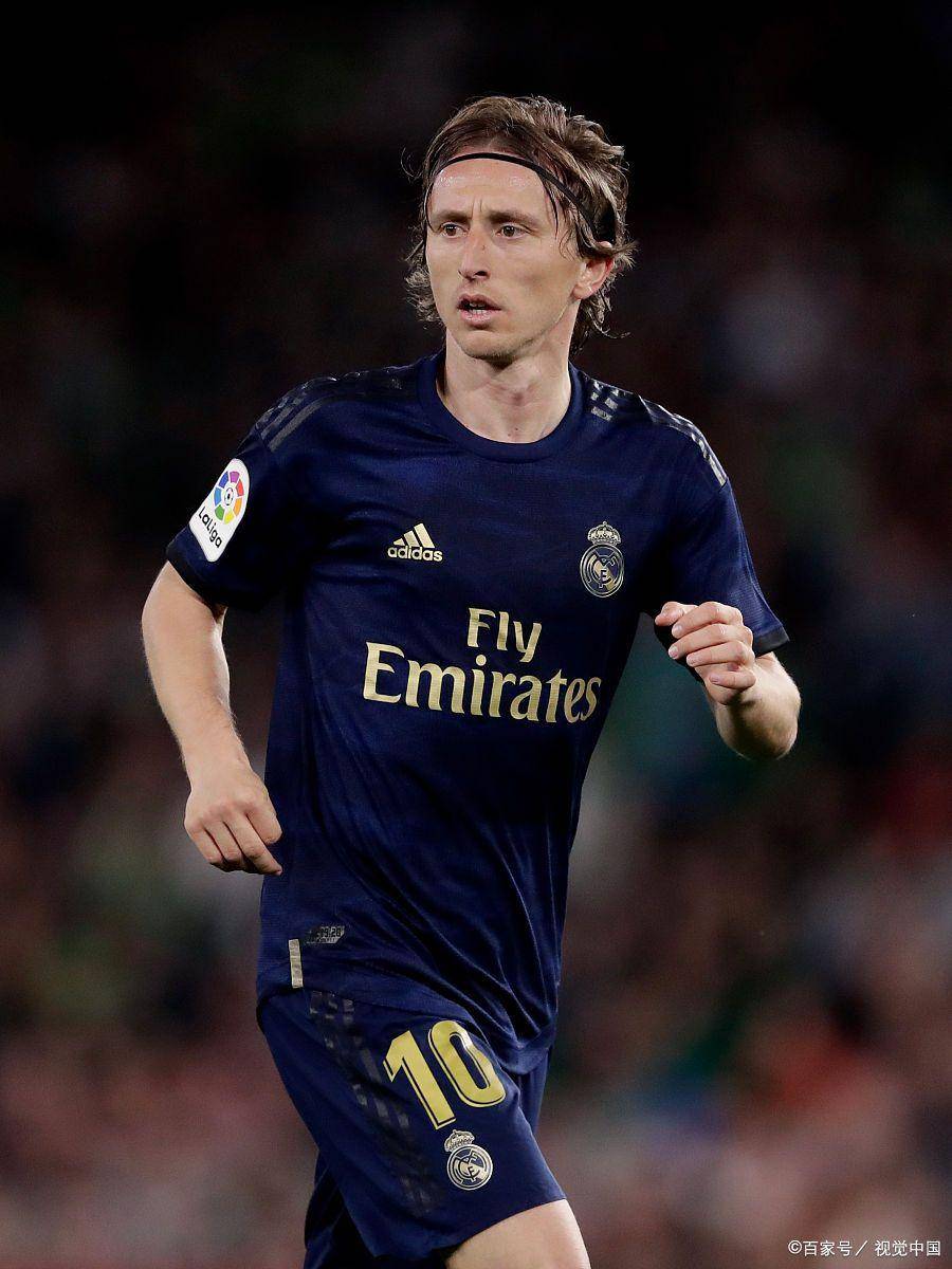 跟队记者：米兰内部否认了蒂亚戈-席尔瓦可能回归的传闻（队记：米兰方面否认蒂亚戈-席尔瓦回归传闻）