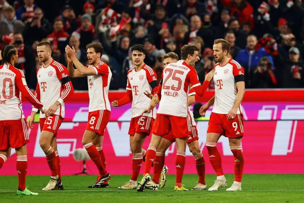 经典再现，皇家社会前锋巴雷内切亚半场吊射破门（半场神仙球！皇家社会前锋巴雷内切亚中圈吊射破网）