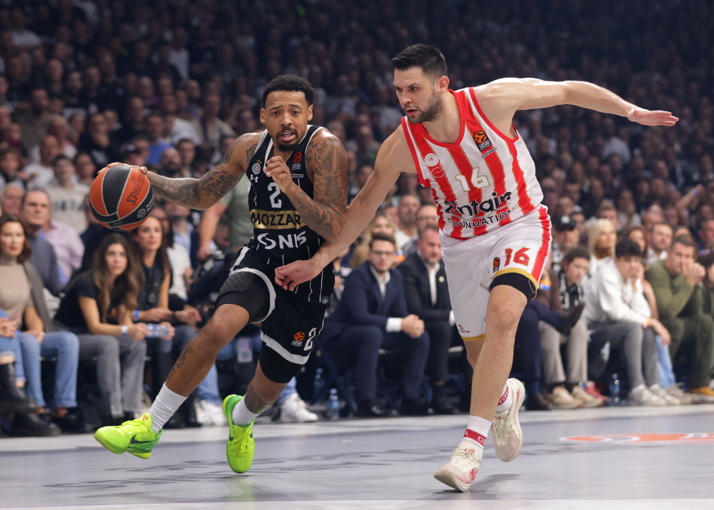 追平切尔西升英超第6！B费2射1传一战造2大神迹，曼联4-1复仇狼队（曼联4-1雪耻狼队升至英超第6追平切尔西！B费双响+助攻缔造两项神迹）