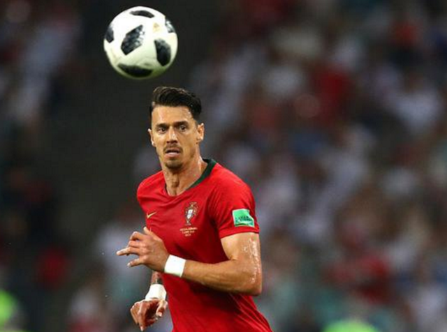 21岁的天空：最佳新人博格巴2014年巴西世界杯个人集锦（21岁正当时：博格巴荣膺最佳新人 2014巴西世界杯个人高光集锦）