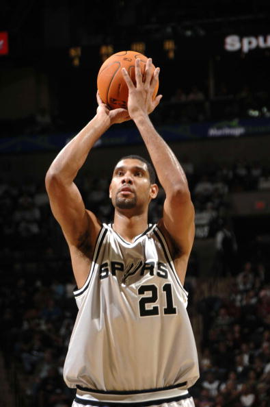 中超：武汉三镇2-0战胜上海申花（中超赛场：武汉三镇2-0力克上海申花）